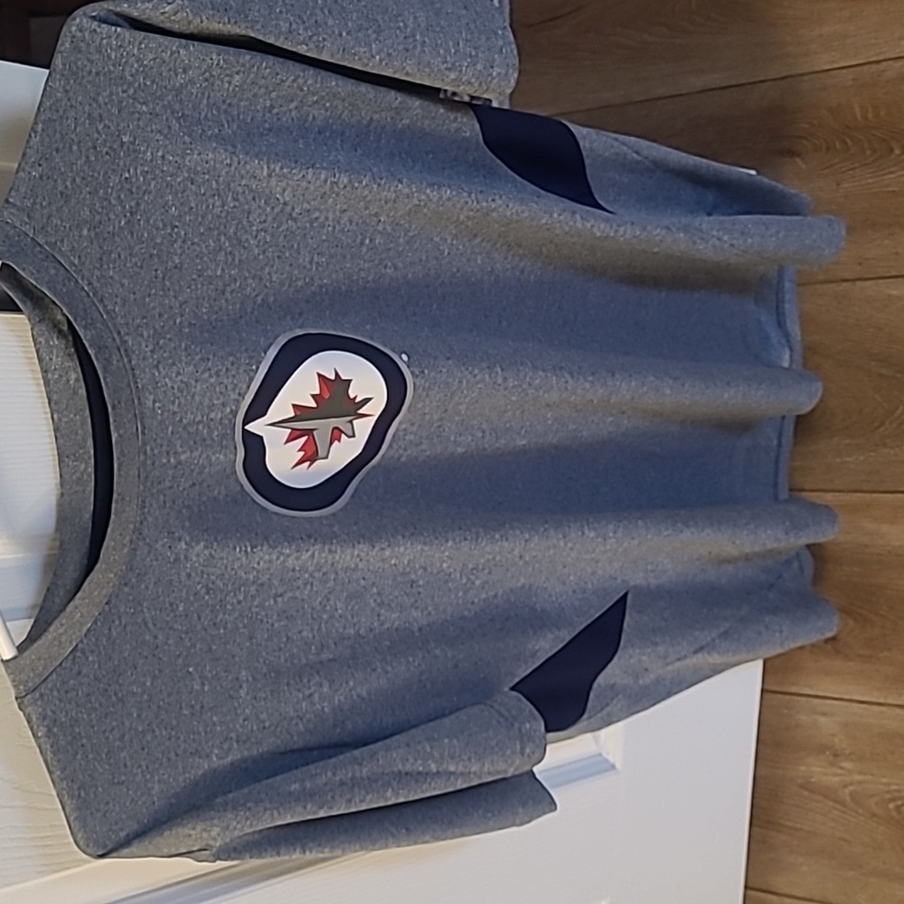 Winnapeg jets tshirt